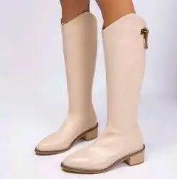شوزات. بوتات نسائيه وبناتي 28