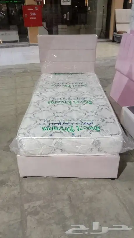 عرض طقم سرير مع مرتبه مع لحف 3قطع مع مخدة 10