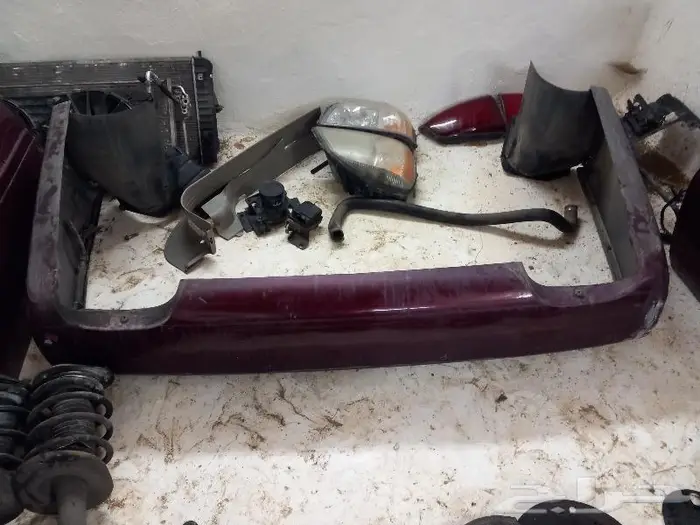 سياره كادلاك للبيع قطع غيار موديل 2000 2