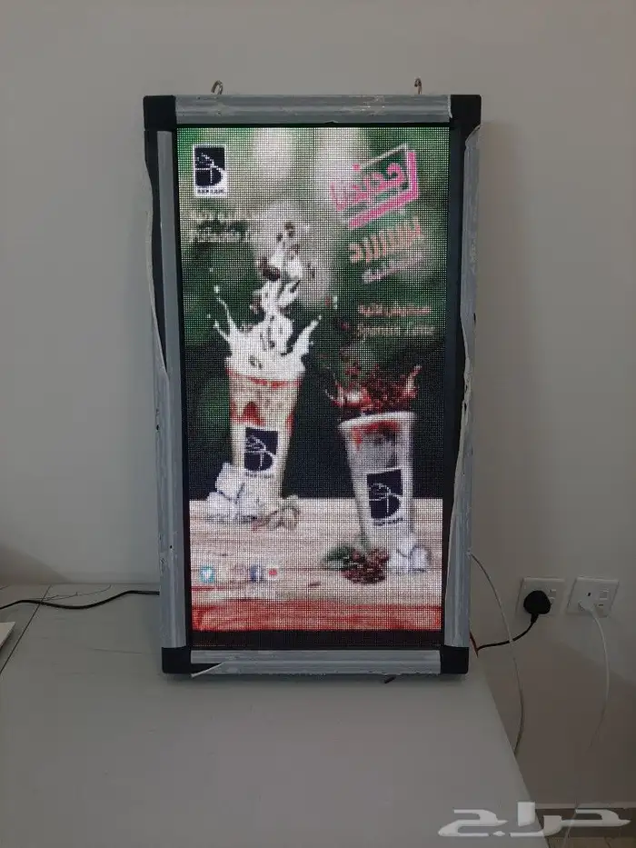 شاشه عرض المنتجات للكافيهات والمولات 0