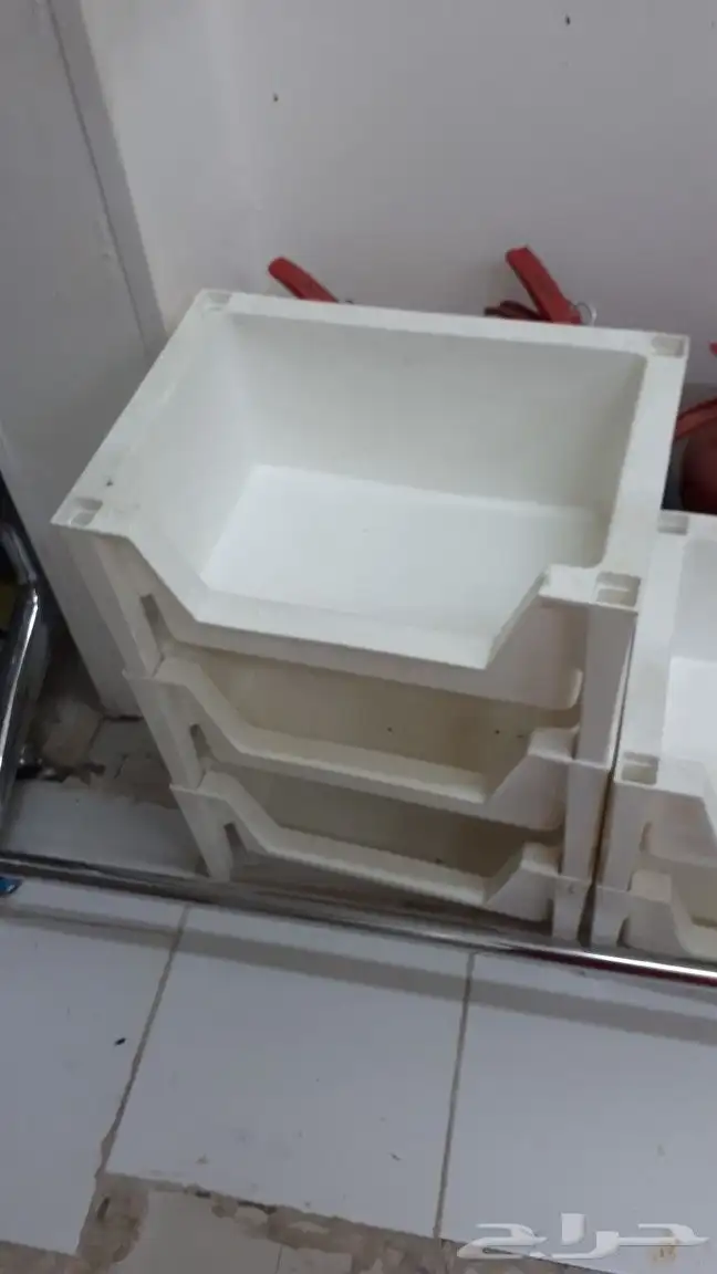 مجموعة صناديق بلستك تتركب فوق بعض مستعمله 0