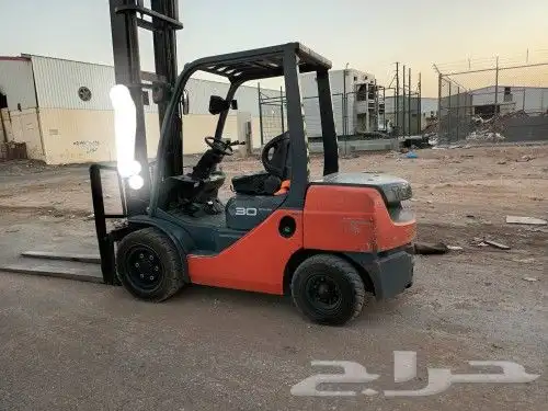 للإيجار رافعات شوكية داخل وخارج الرياض 1