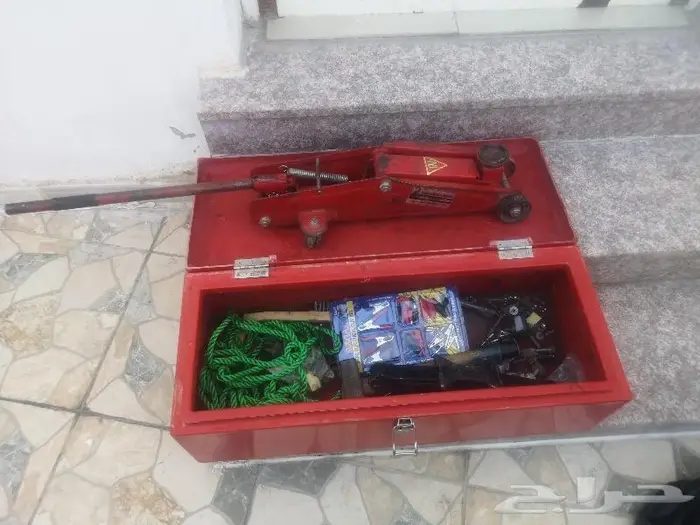 صندوق عده فيبر جلاس سميك ونظيف . 0