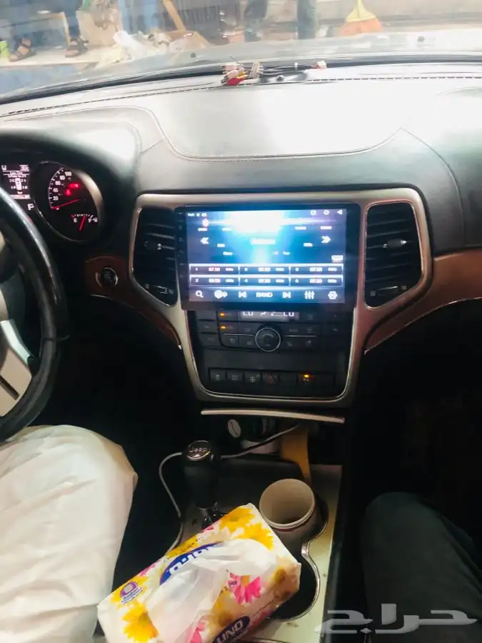 شاشة جيب جراند شيروكي اندرويد موديل 2