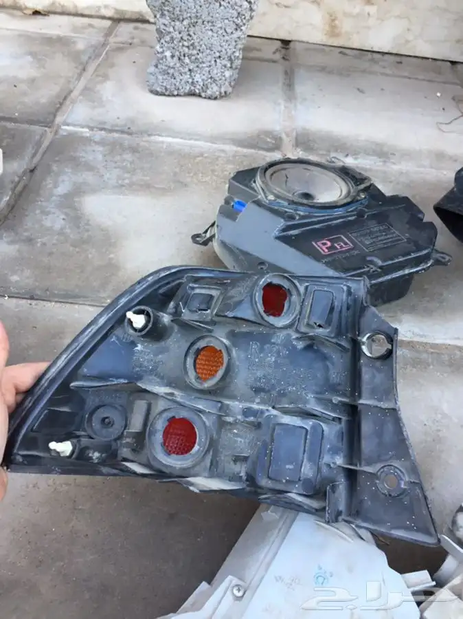 للبيع قطع لكزس 400 3