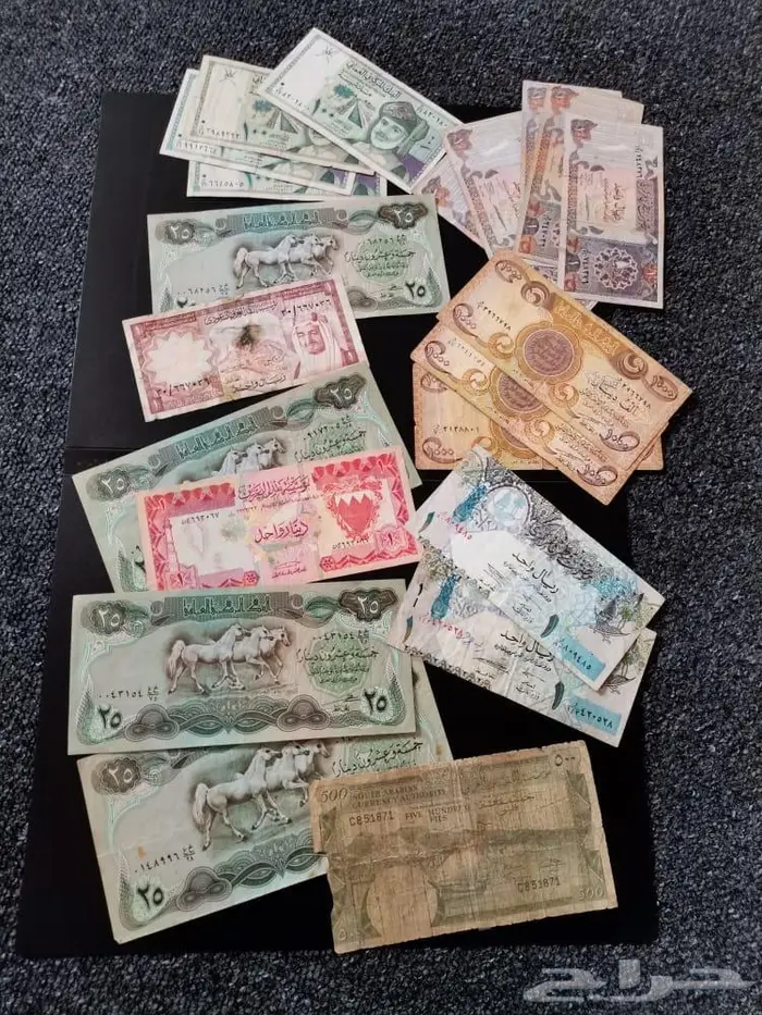 عملات ورقية ومعدنية قديمة مشكلة ومتنوعة من شتى دول العالم 3
