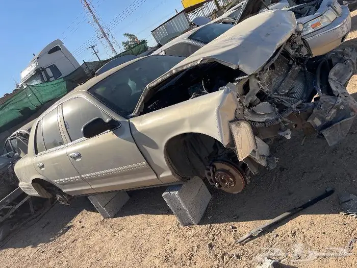 يتوفر لدينا قطع غيار فورد فكتوريا 2009 4