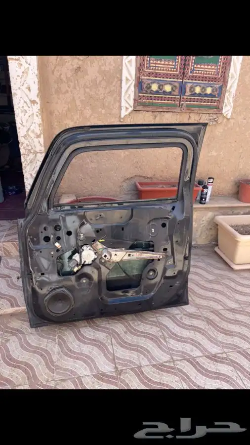 قطع مستعمله للهمر h3 1