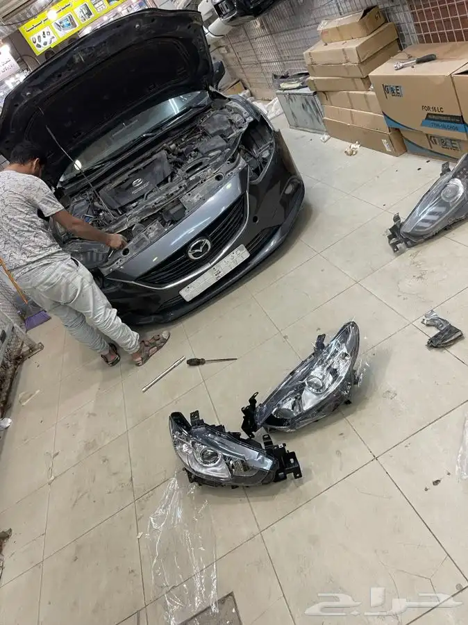 شمعات مازدا رياضيه عليها عدسات هيلا5 وزينون 5