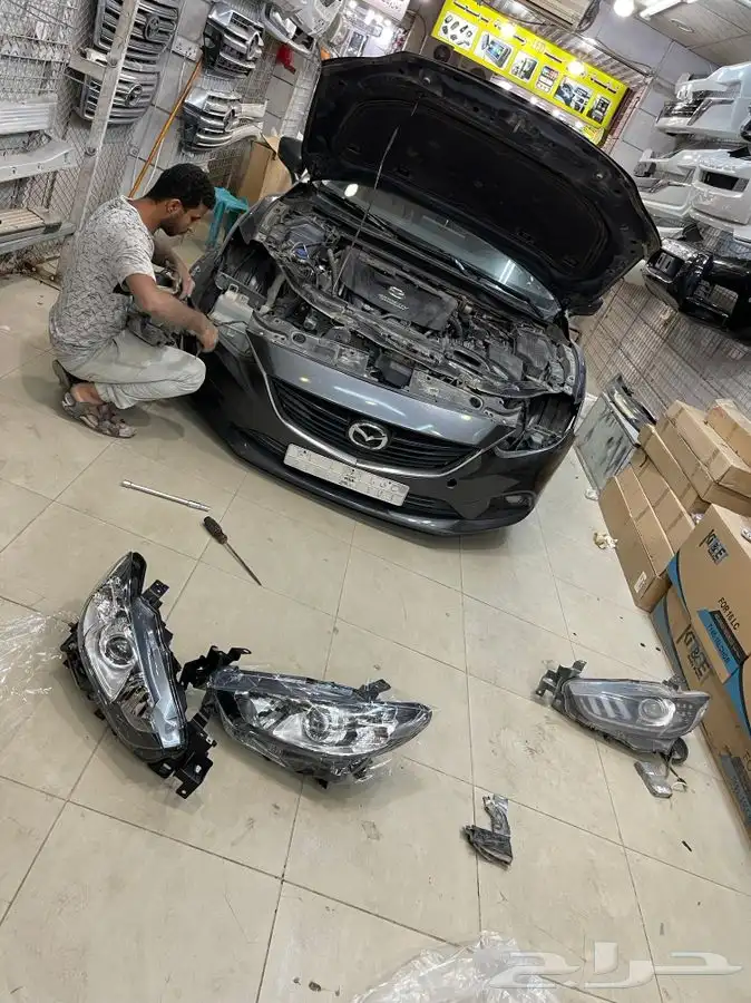 شمعات مازدا رياضيه عليها عدسات هيلا5 وزينون 7