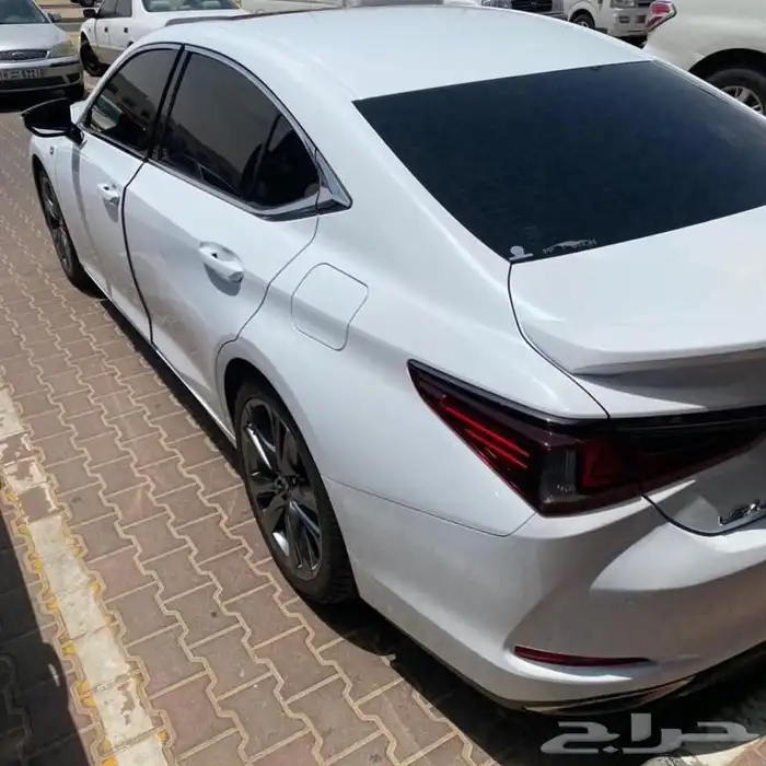 جناح لكزس es موديل 2019 الى 2025 es 0