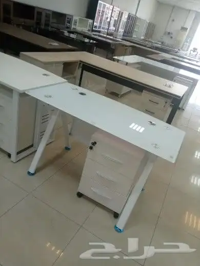 مكتب زجاج عروض 3