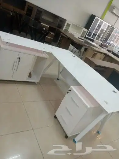 مكتب زجاج عروض 1