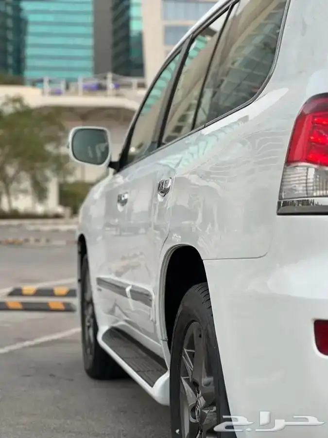 ( تم البيع ) جيب لكزس LX570 موديل 2013 نظيف جدا 5