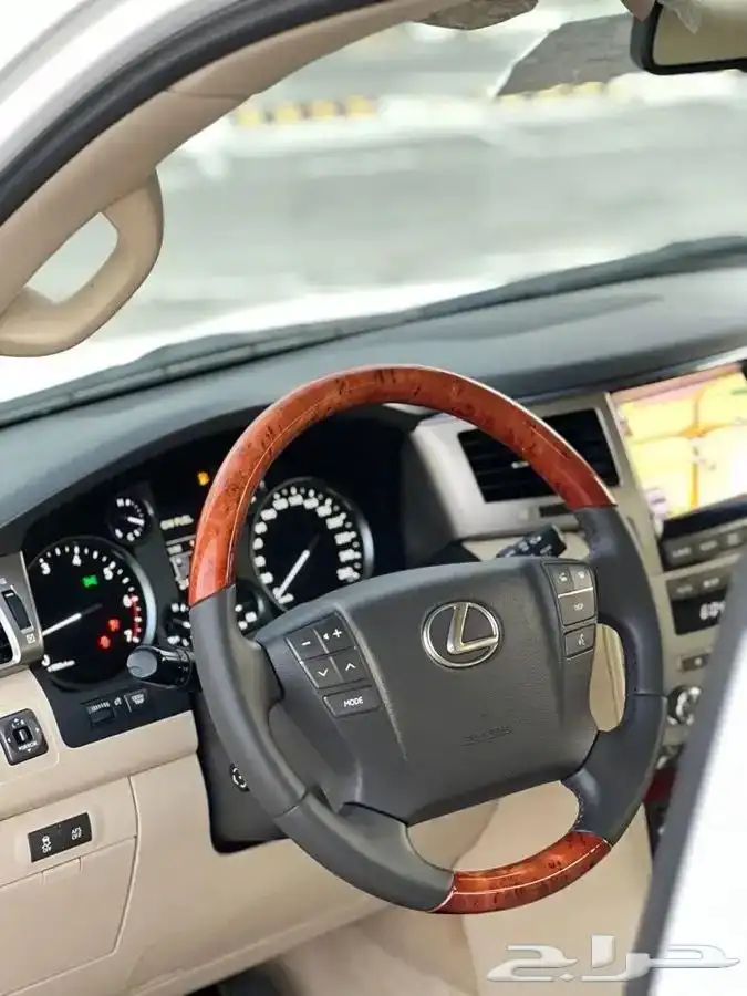 ( تم البيع ) جيب لكزس LX570 موديل 2013 نظيف جدا 17