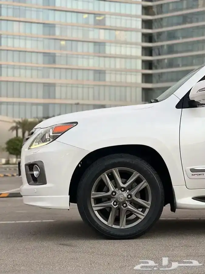 ( تم البيع ) جيب لكزس LX570 موديل 2013 نظيف جدا 2