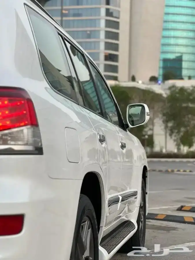 ( تم البيع ) جيب لكزس LX570 موديل 2013 نظيف جدا 8