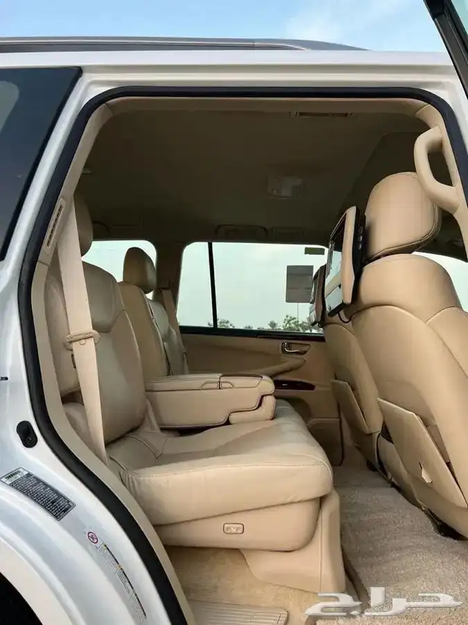 ( تم البيع ) جيب لكزس LX570 موديل 2013 نظيف جدا 40