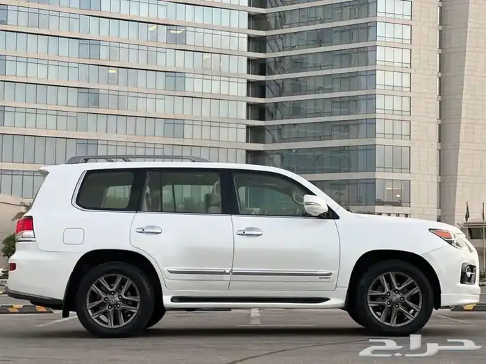 ( تم البيع ) جيب لكزس LX570 موديل 2013 نظيف جدا 10