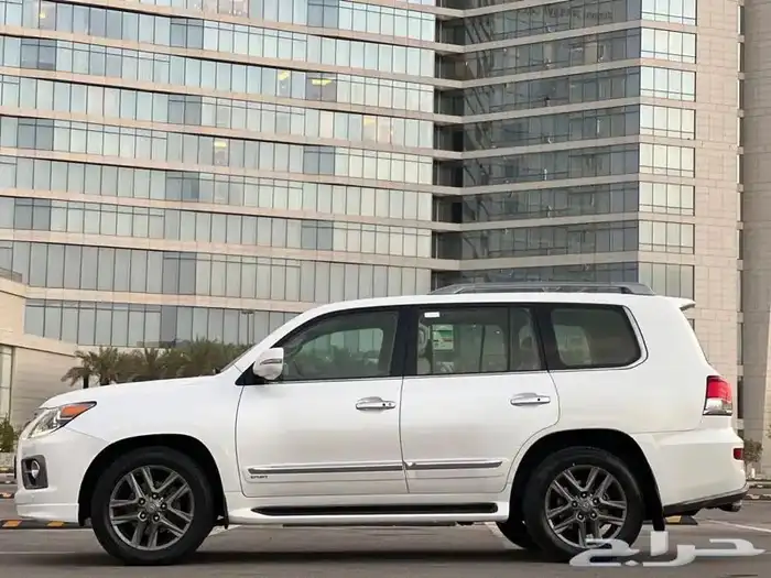 ( تم البيع ) جيب لكزس LX570 موديل 2013 نظيف جدا 3