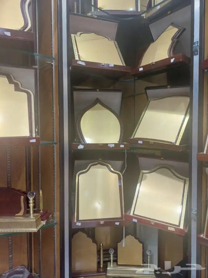 لوحات مكتبية ودروع تذكارية 17