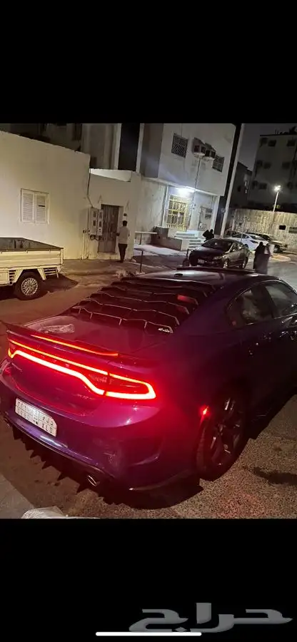 مدرج زجاج خلفي تشارجر 2011-2022 2