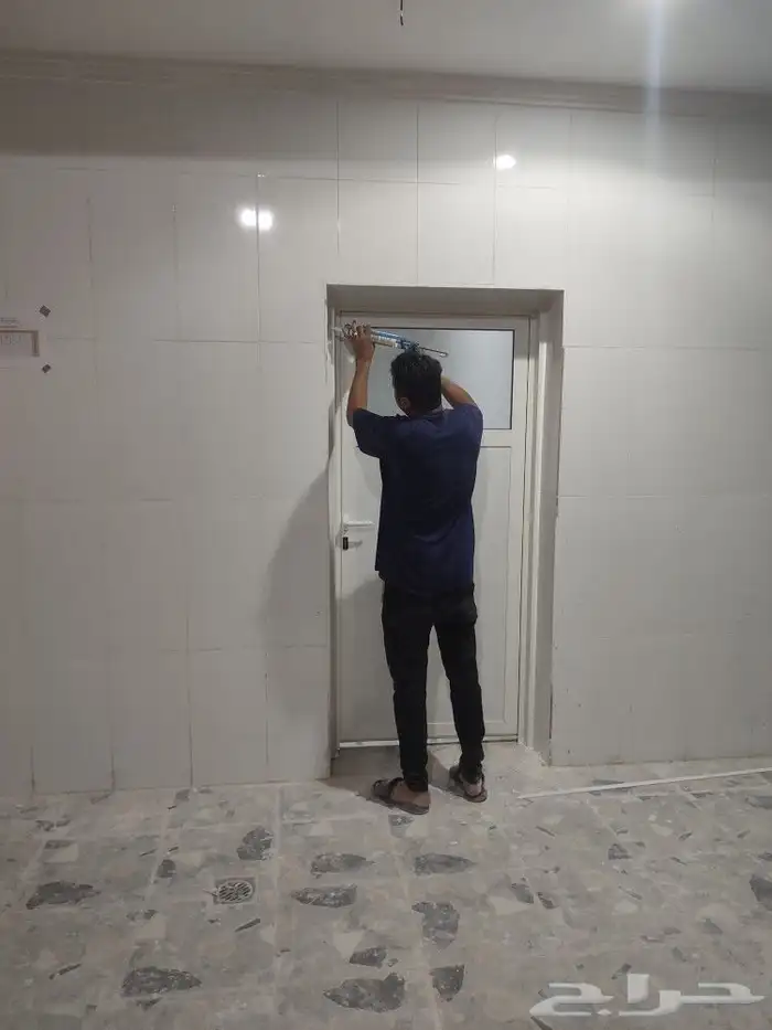 زجاج وشتر والالمنيوم وصيانة جميع انواعها 33