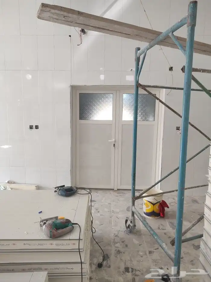 زجاج وشتر والالمنيوم وصيانة جميع انواعها 35