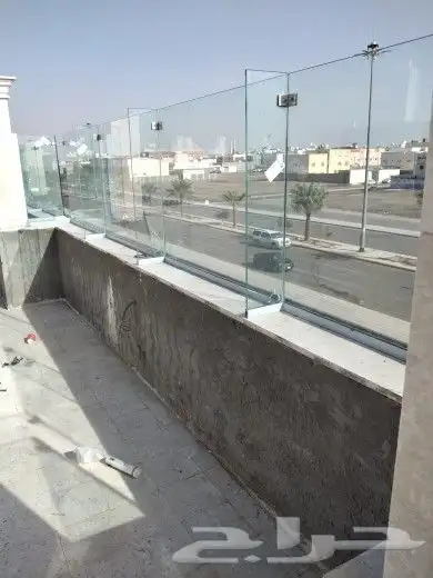 لجميع انواع الزجاج السكريت والصيانة البواب 4