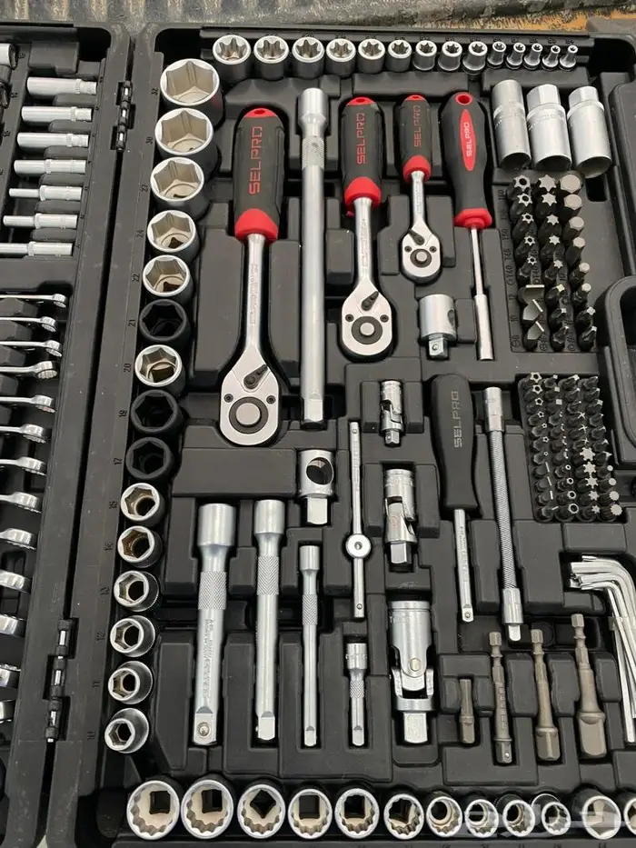 صندوق عدة للورش 222 قطعه من شركة slpro 9