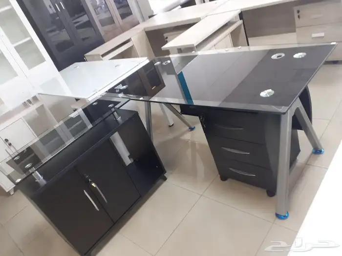 مكتب زجاج عروض 11