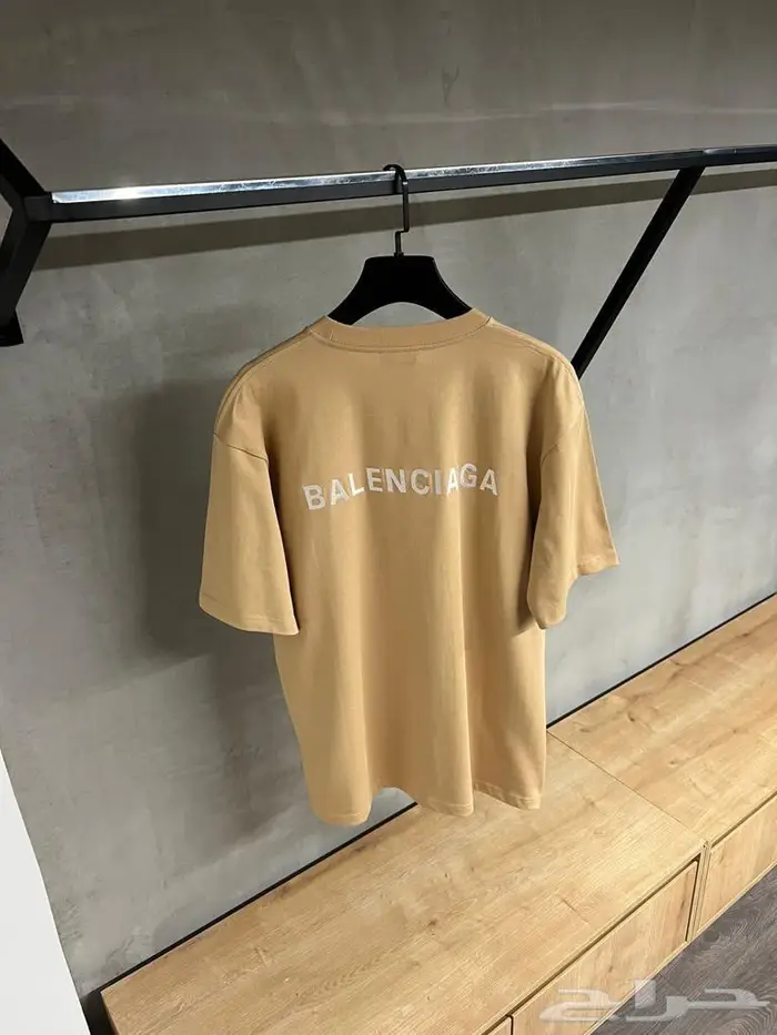 جواكت لويس فيتون وفندي ماركات متعددة 31