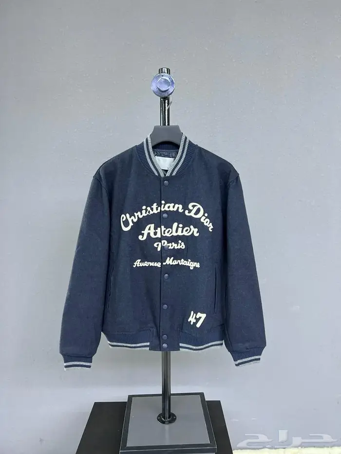 جواكت لويس فيتون وفندي ماركات متعددة 59