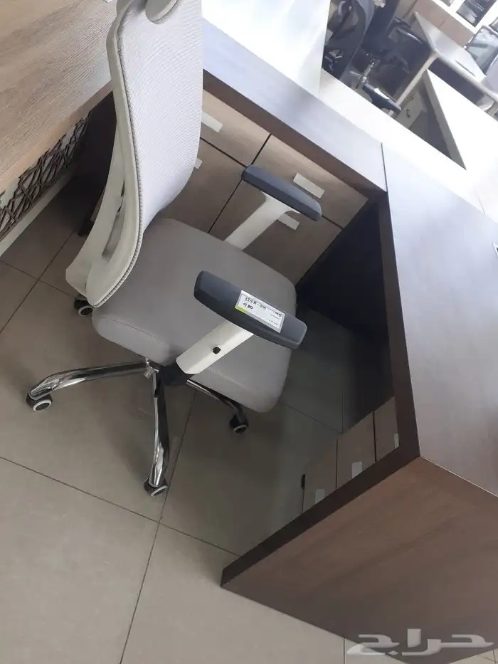 مكتب زجاج عروض 18