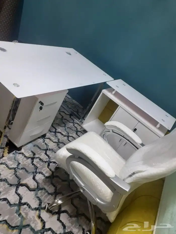 مكتب زجاج عروض 1