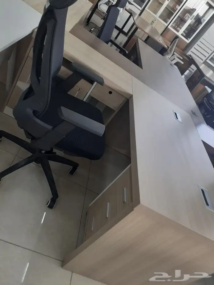 مكتب زجاج عروض 16