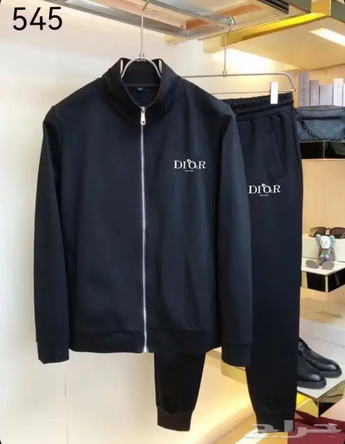 جواكت لويس فيتون وفندي ماركات متعددة 51