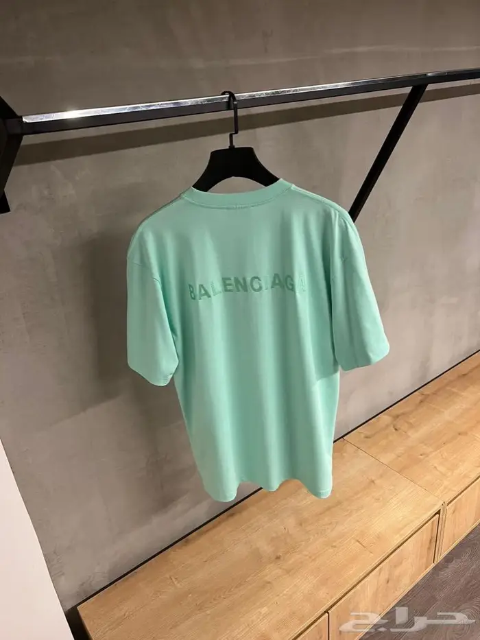 جواكت لويس فيتون وفندي ماركات متعددة 33