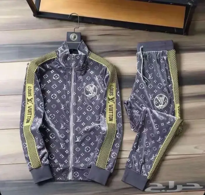جواكت لويس فيتون وفندي ماركات متعددة 91