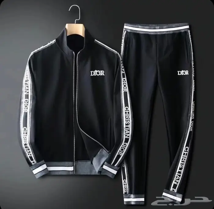 جواكت لويس فيتون وفندي ماركات متعددة 79