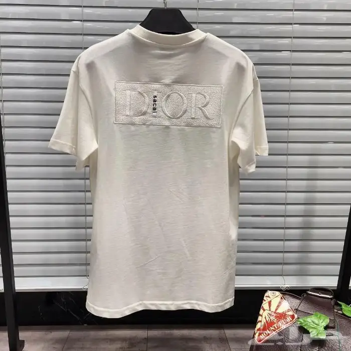 جواكت لويس فيتون وفندي ماركات متعددة 25