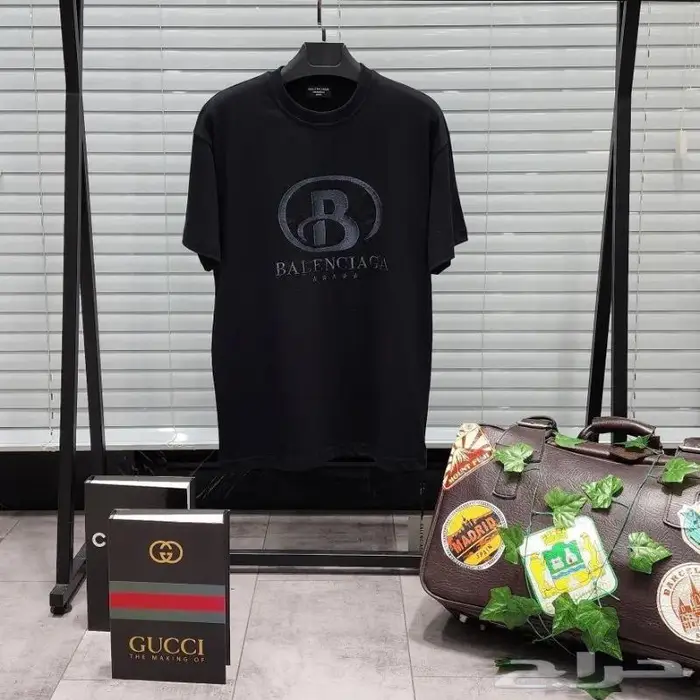 جواكت لويس فيتون وفندي ماركات متعددة 26