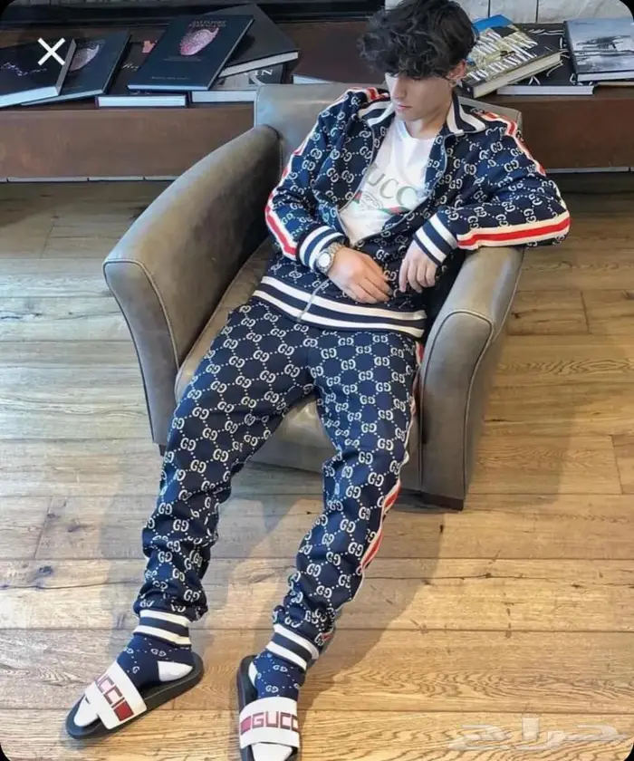 جواكت لويس فيتون وفندي ماركات متعددة 98