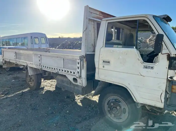 قطع غيار تشليح دينات تويوتا و ديهاتسو قلاب 2
