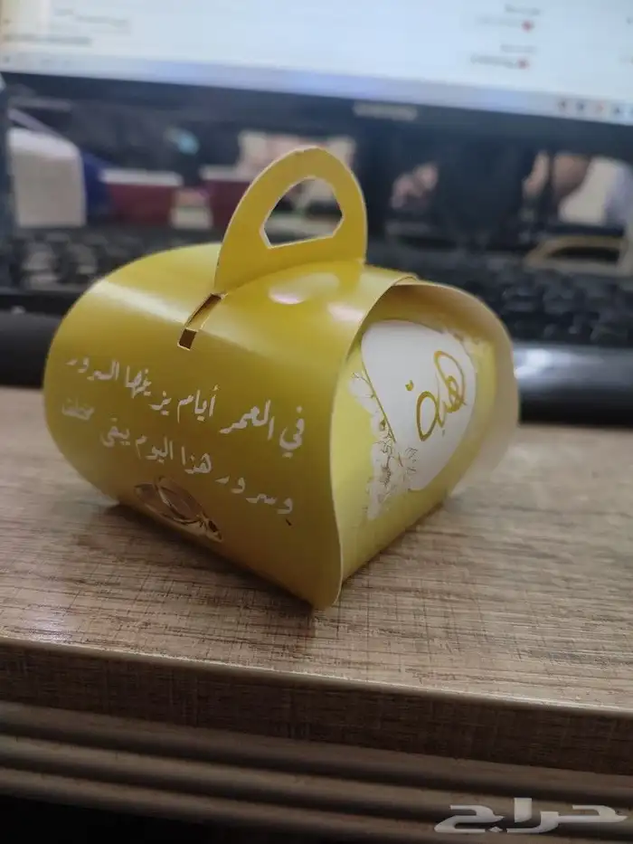 طباعة بوكسات عبايات ورق تغليف لوقو جلد ستيكر 5