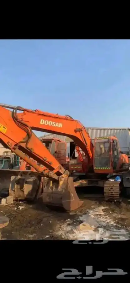 بوكلينات (حفارات) للإيجار وقريدرات للإيجار سائقين هنود 1