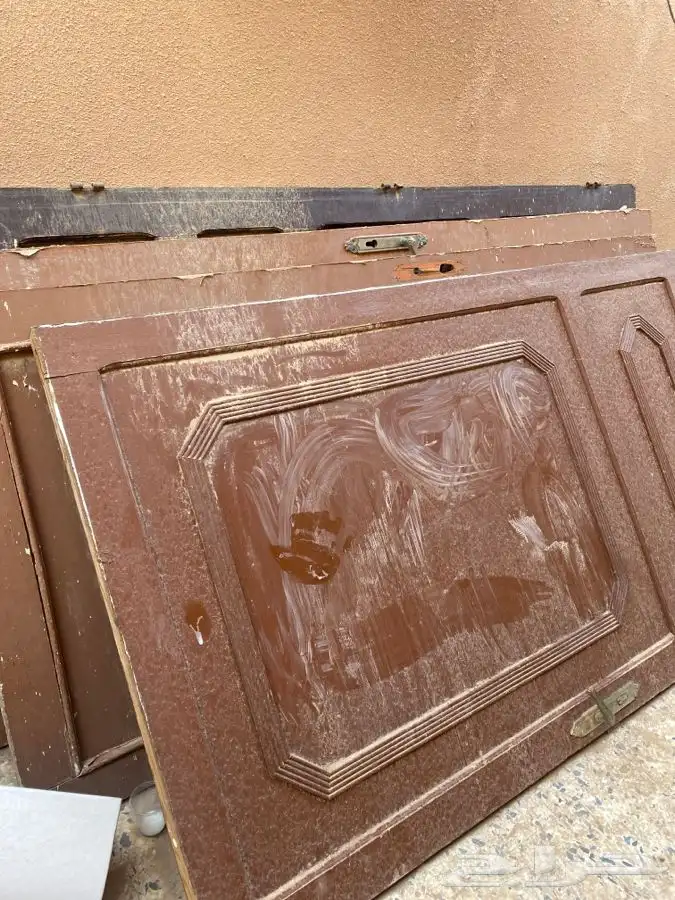 ابواب خشب. نظيفه 0