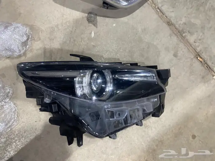 للبيع شمعه يمين مازدا موديل 2020 1