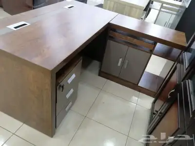 مكاتب فاخرة مع سكرتارية وادراج 0