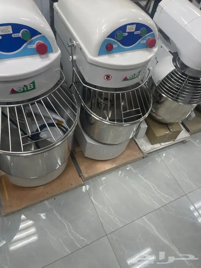 يوجد لدينه عجانه وخفق بجميع المقاسات 5